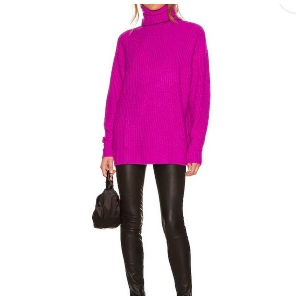 GUC Autumn Cashmere-100% Cashmere Oversized Turtleneck. Color Fuchsia. Size XS
